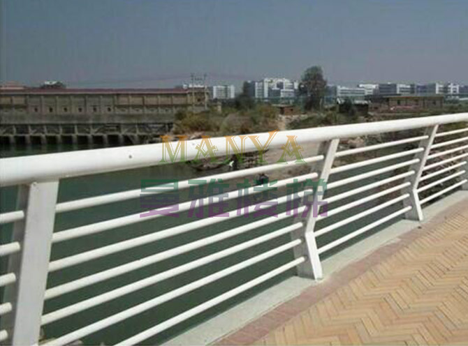 鍍鋅穿管橋梁護欄 MH-Q07